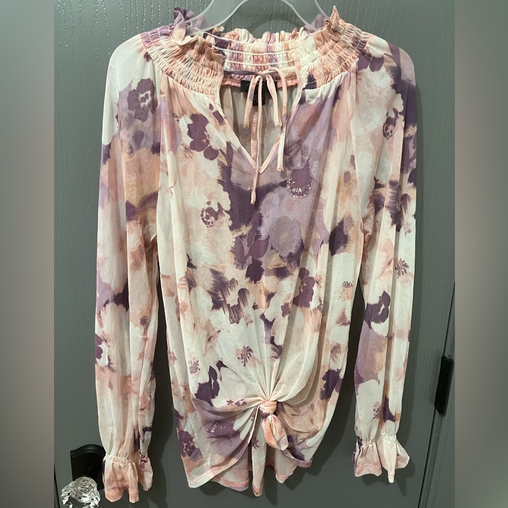 Womens Petite  floral blouse long sleeve shifon like Top size small